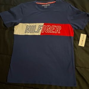 TOMMY HILFIGER T-shirt